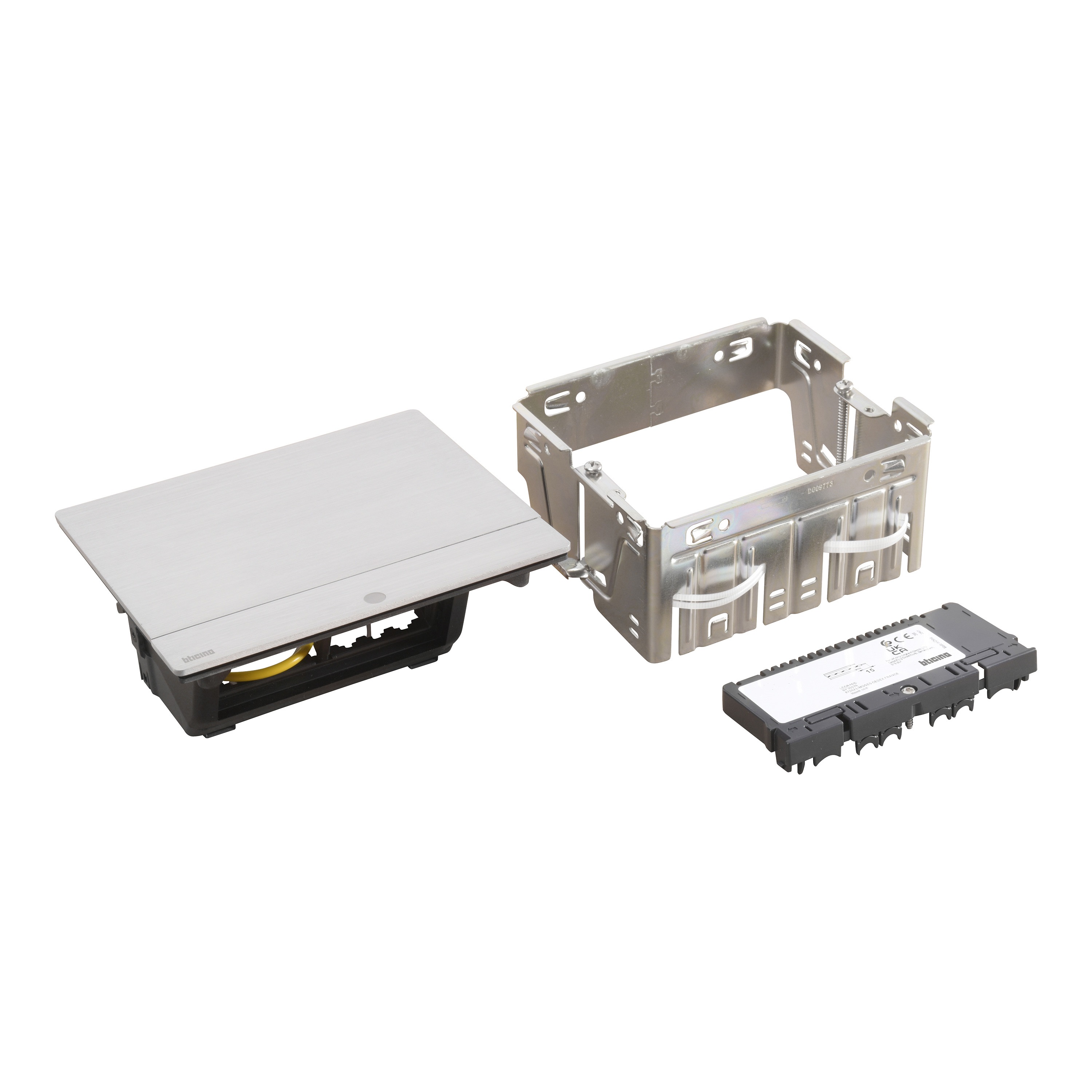 Pop-up - For flush mounting in furniture. 4 modules - Cover finish Brushed aluminum