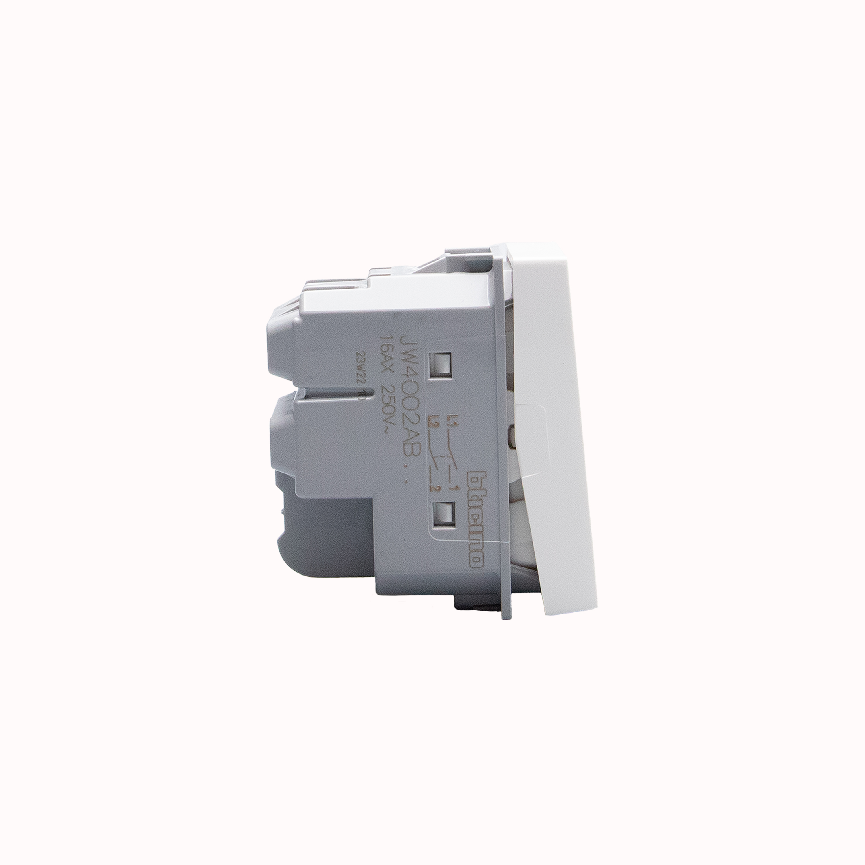 2P switches. 2P 16 A 250 Va.c. - Antibacterial range