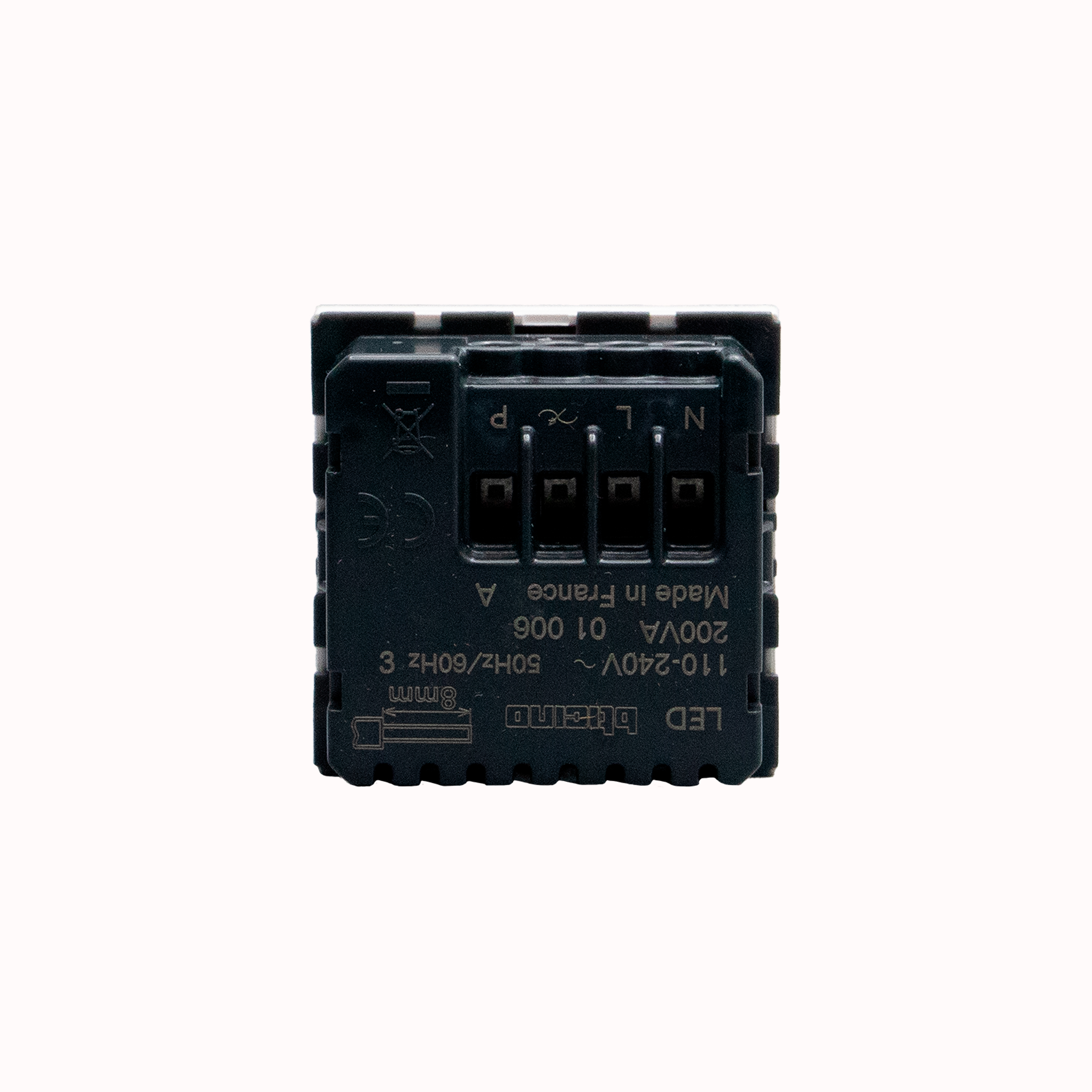 Touchless switch for lighting