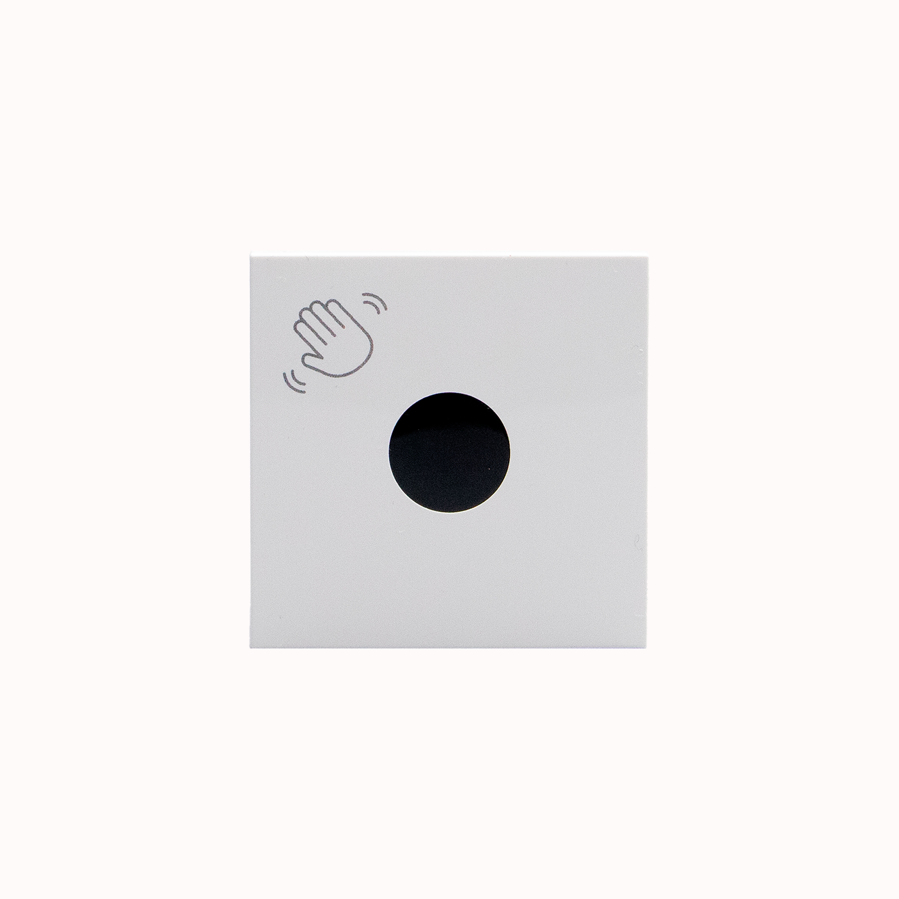 Touchless switch for lighting