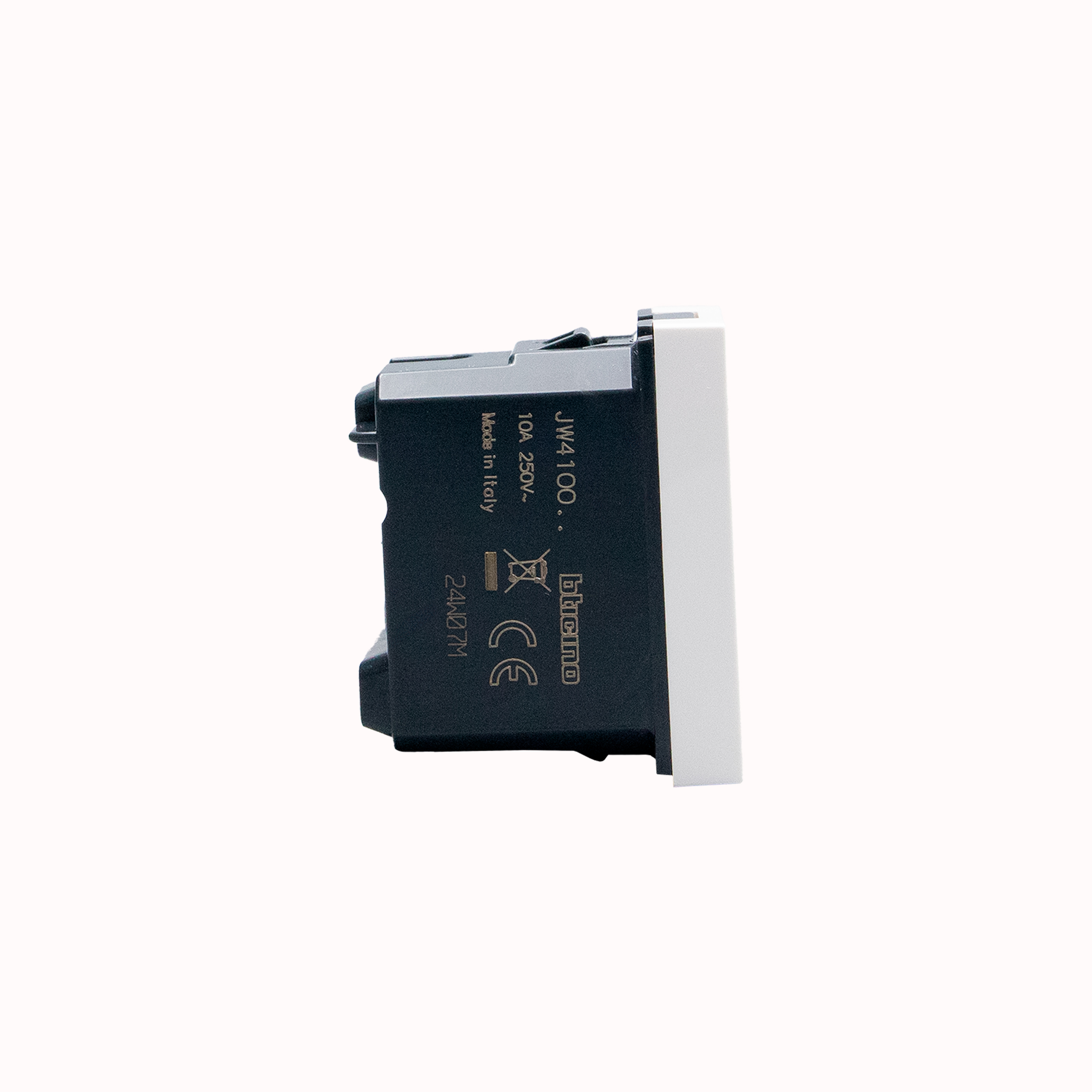 Safety socket 2P+E 10 A 250 Va.c. irreversible for plug item 2200NA or 2200NN