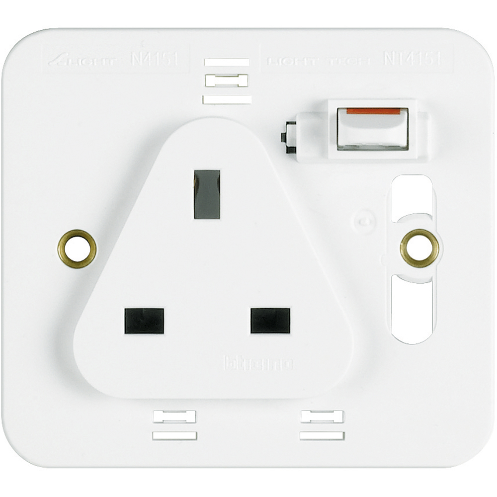 Socket outlet - 1 gang DP double earth 13 AMP