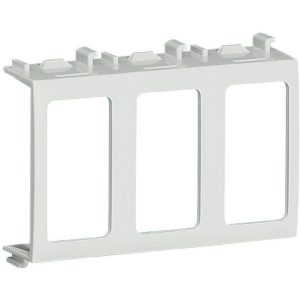 Adapter for the installation of 3 modules Magic
