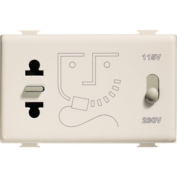 Shaver socket with insulation transformer