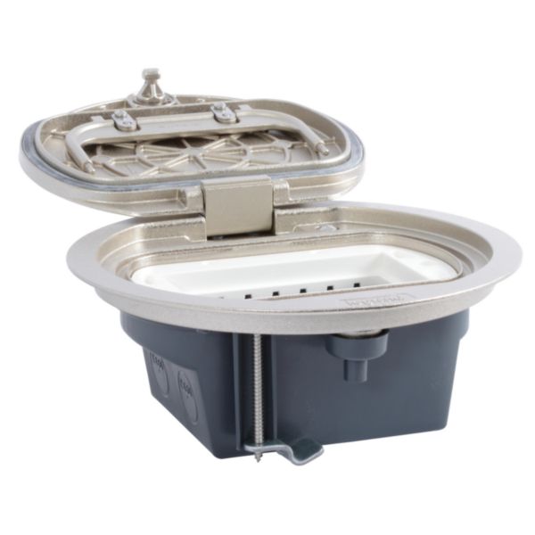 4 modules with hinged lid. IP66 (when lid is closed). Stainless steel finish.