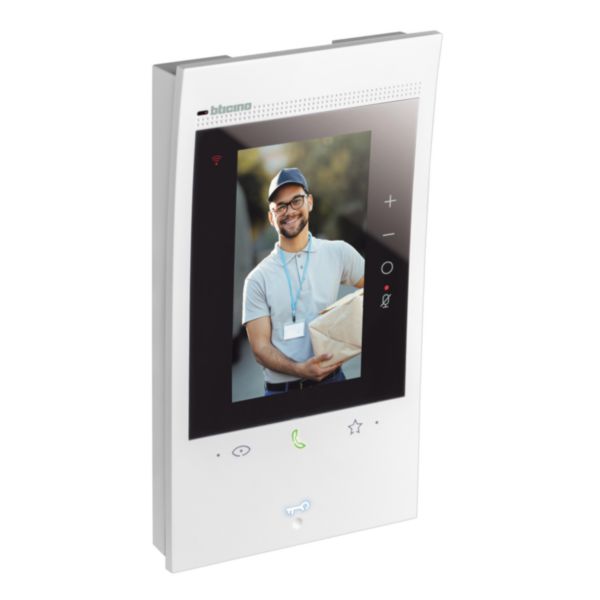 Hands-free connected video kit with Linea 3000 Black and Classe 300EOS