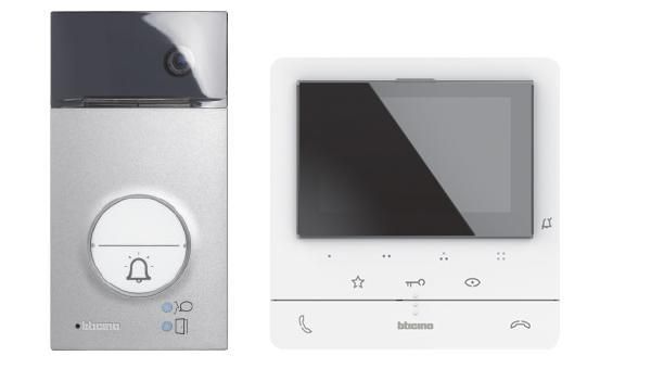 Classe 100 - One-family handsfree video kit