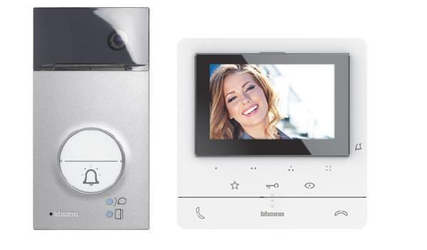 Classe 100 - One-family handsfree video kit