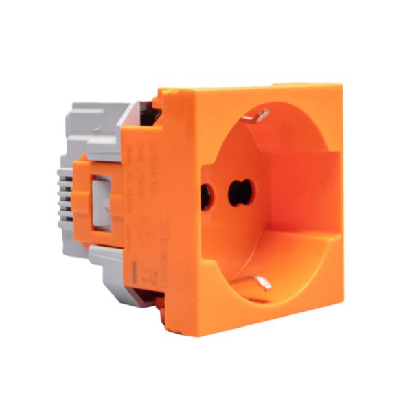 Italian standard P40 socket outlets. 2P+E 10 A and 16 A 250 Va.c. 