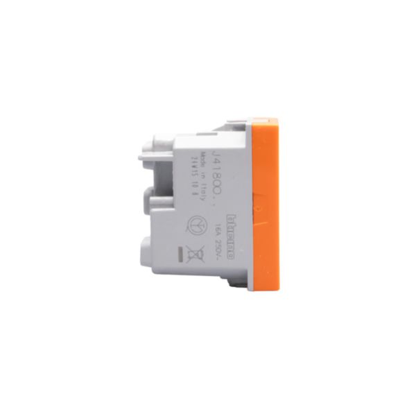Italian standard P17/11 socket outlets. 2 P+E 16 A 250 Va.c. 
