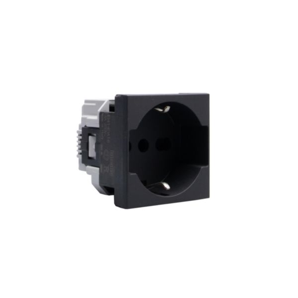 Italian standard P40 socket outlets. 2P+E 10 A and 16 A 250 Va.c. 
