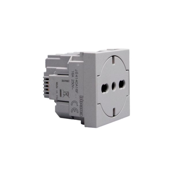 Italian standard P40 socket outlets. FLAT 