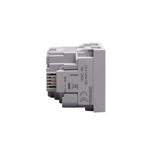 Italian standard P40 socket outlets. FLAT 