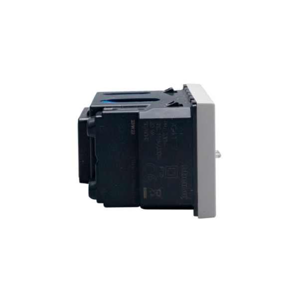 Shaver socket with insulation transformer 