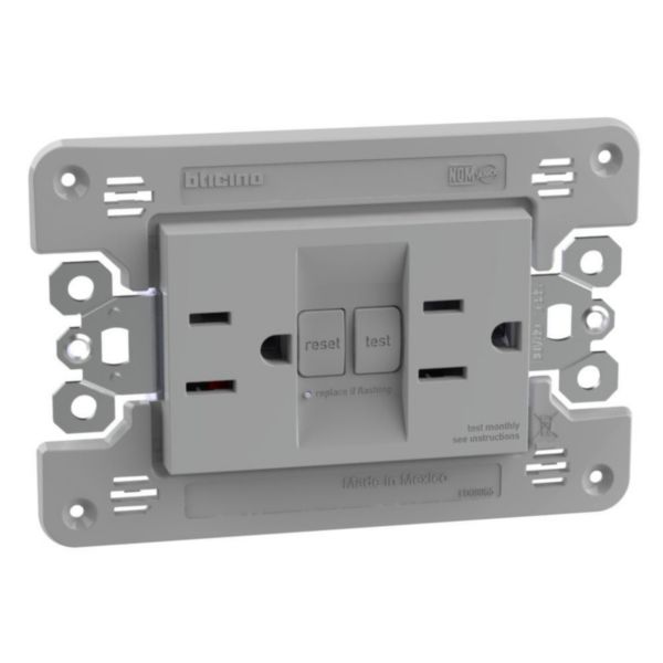 American standard socket outlets. 2 P+E 15 A 127 VA GFCI