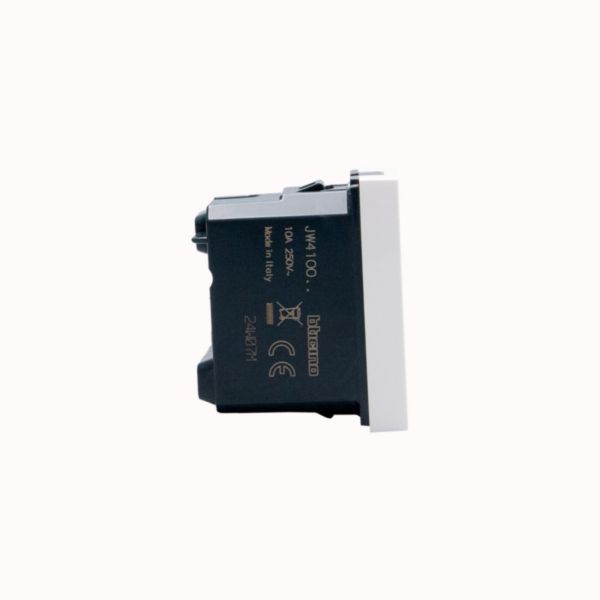 Safety socket 2P+E 10 A 250 Va.c. irreversible for plug item 2200NA or 2200NN