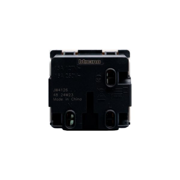 Euro/American standard socket outlets. 2P+E - 16 A - 127/250 Va.c. 