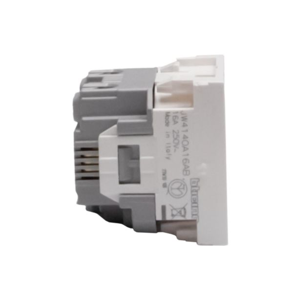 Italian standard P40 socket outlets. 2P+E 10 A and 16 A 250 Va.c. 