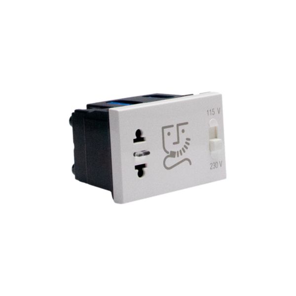 Shaver socket with insulation transformer