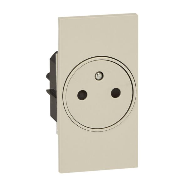 French-Belgium standard socket 2 P+E 16 A 250 Vac
