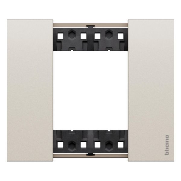 3 modules Living Now Plate 
