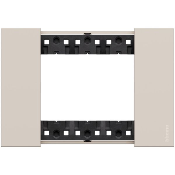 3 modules Living Now plate
