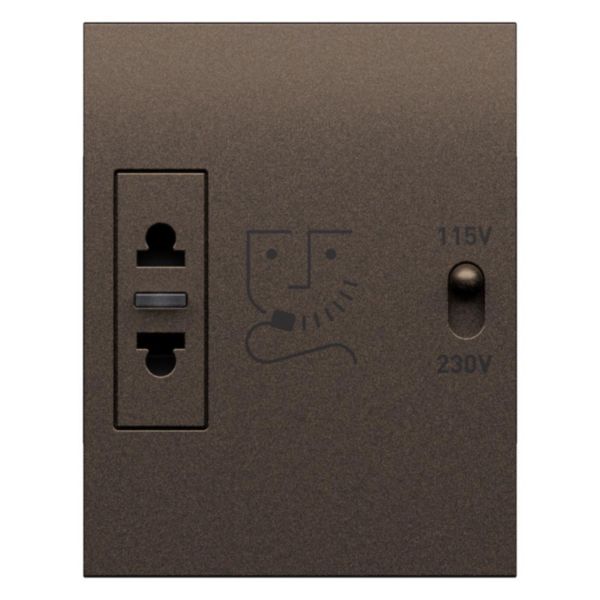 Shaver socket with insulation transformer 
