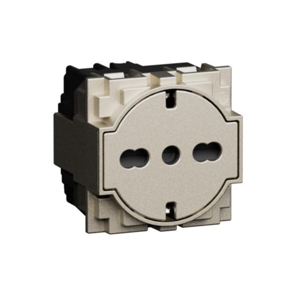 German and Italian standard flat socket. 