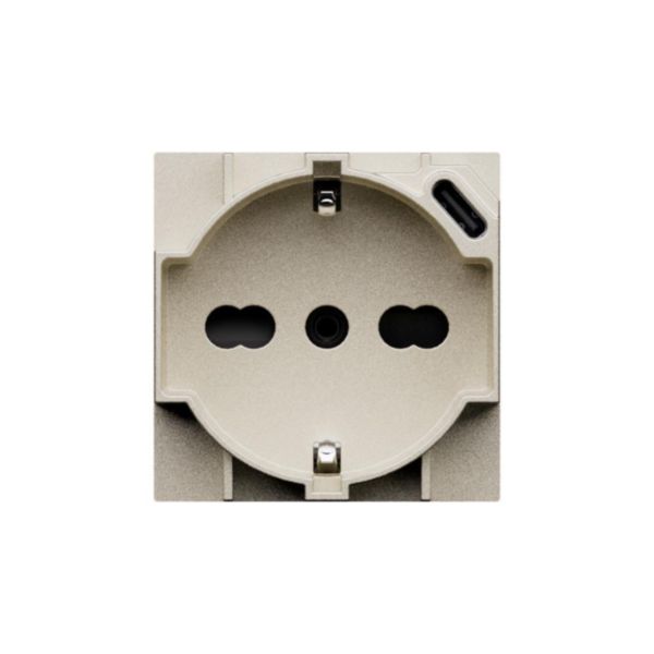 Standard Italian P40 socket with integrated USB charger.