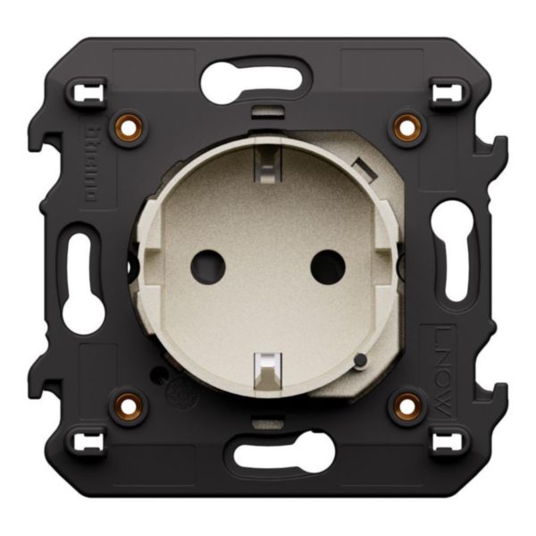 Connected socket. 2P+E 16 A 250 Va.c. German standard connected socket.