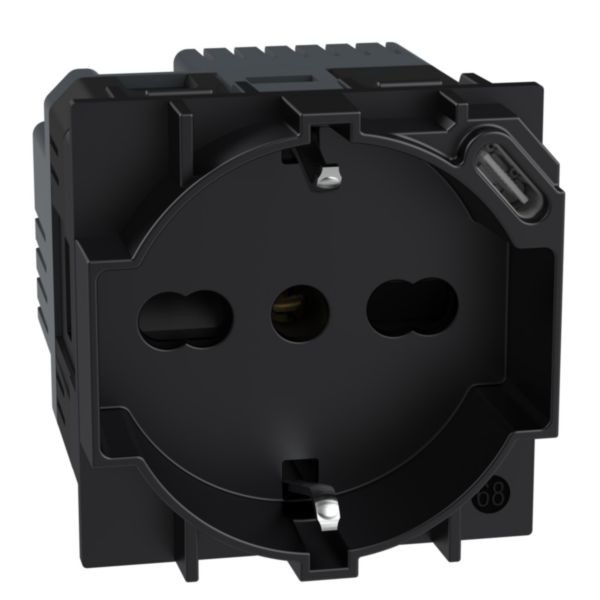 Standard Italian P40 socket with integrated USB charger
