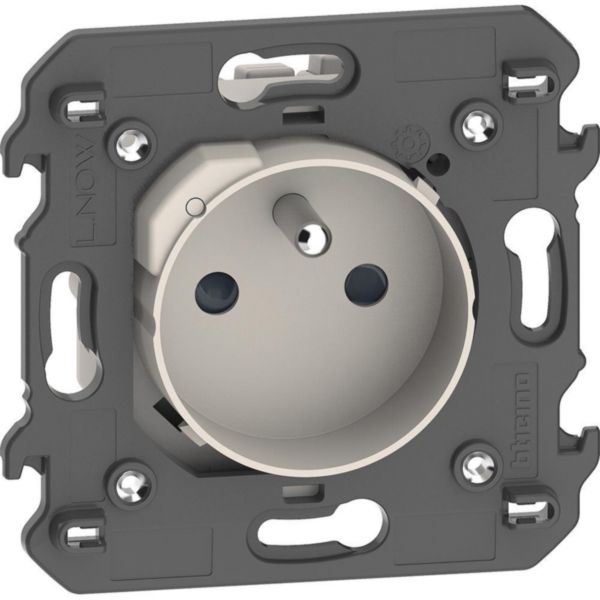2P+E 16 A 250 Vac French/belgian standard connected socket