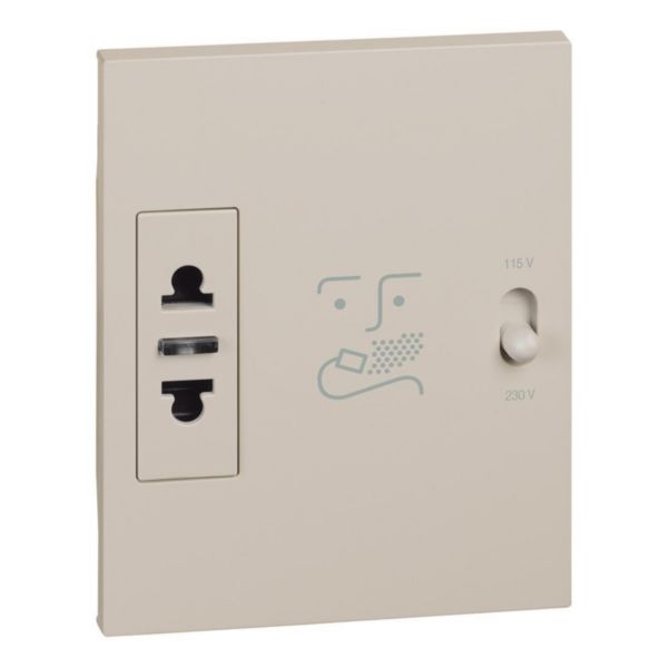 Shaver socket with insulation transformer