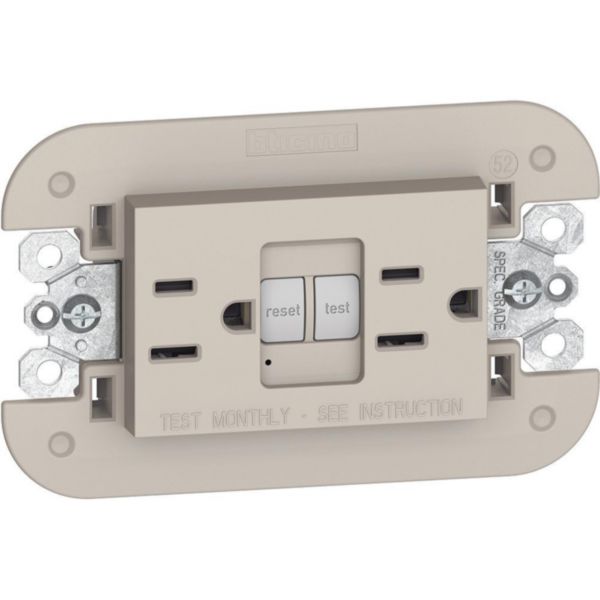 American standard 2 P+E 15 A 127 Vac GFCI socket