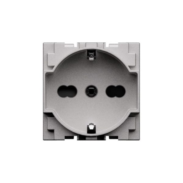 P40 Italian stadandard socket. Socket 2 P+E 16 A 250 VA