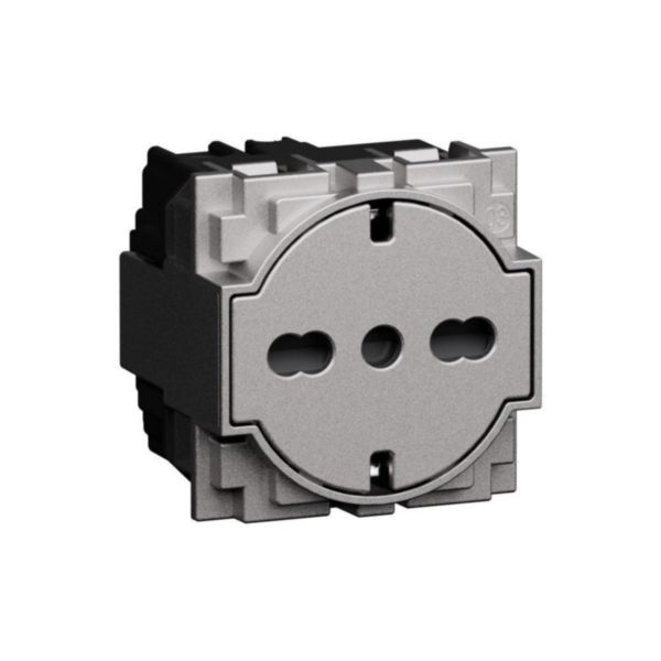 German and Italian standard flat socket. 
