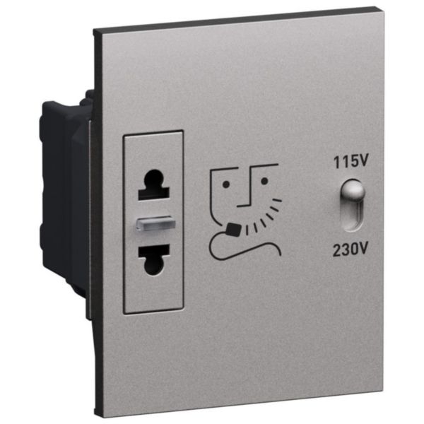 Shaver socket with insulation transformer 