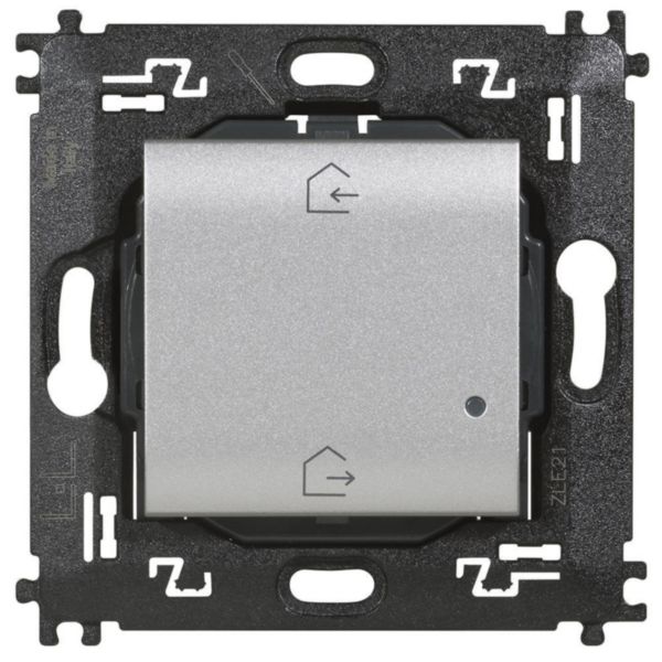 Home / Away wireless switch with 2 buttons for activating Home / Away scenarios.