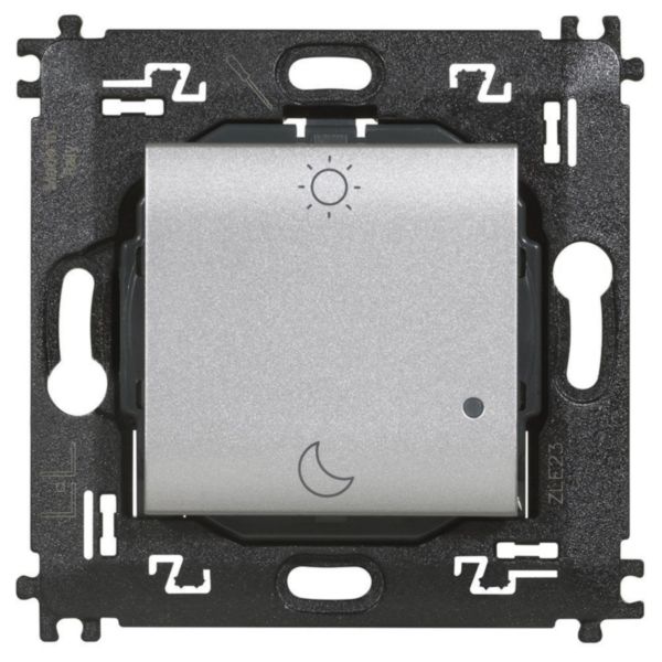 Night / day wireless switch with 2 buttons for activating Night / Day scenarios.