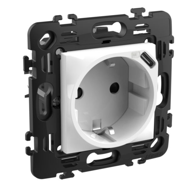 German standard electric socket with integrated type C USB charger