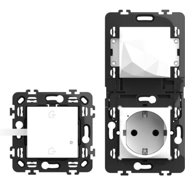 Gateway with German std socket - This pack enables to create a connected installation in the home