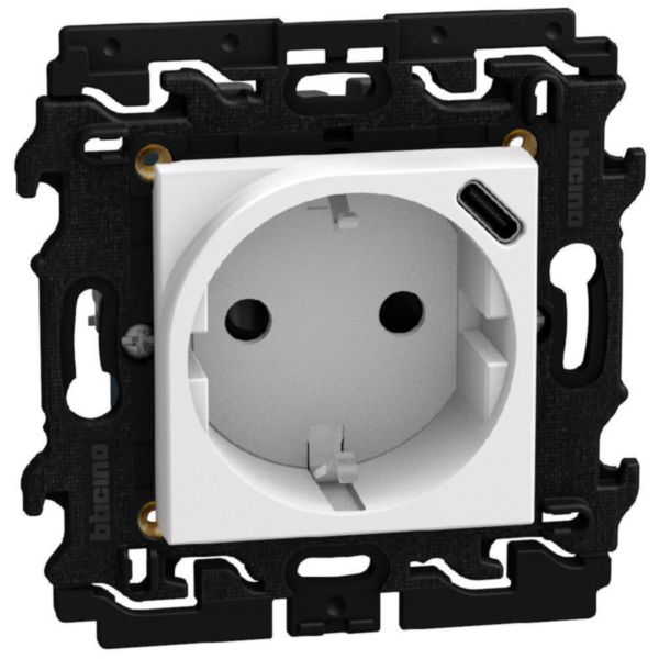 German standard socket 2 P+E 16 A 250 V with USB charger - white