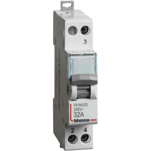 Changeover switch 1NO/NC - 32A - 230/400V - 1 module