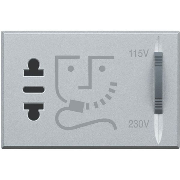 Shaver socket with insulation transformer