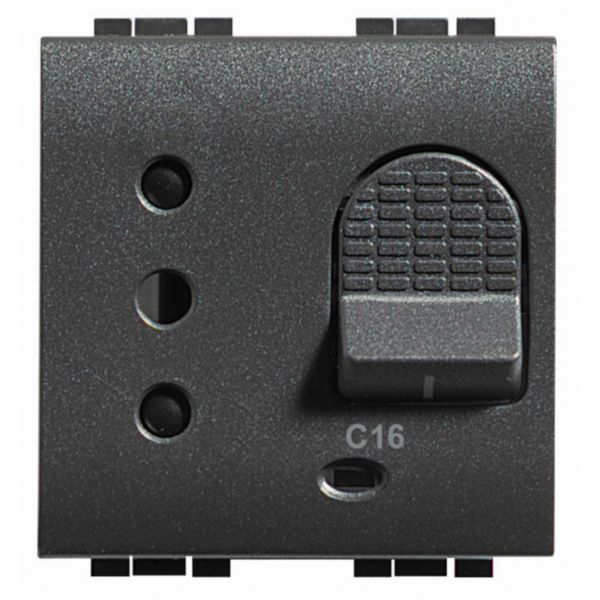 Thermal-magnetic interlocked socket 2P+T 16A