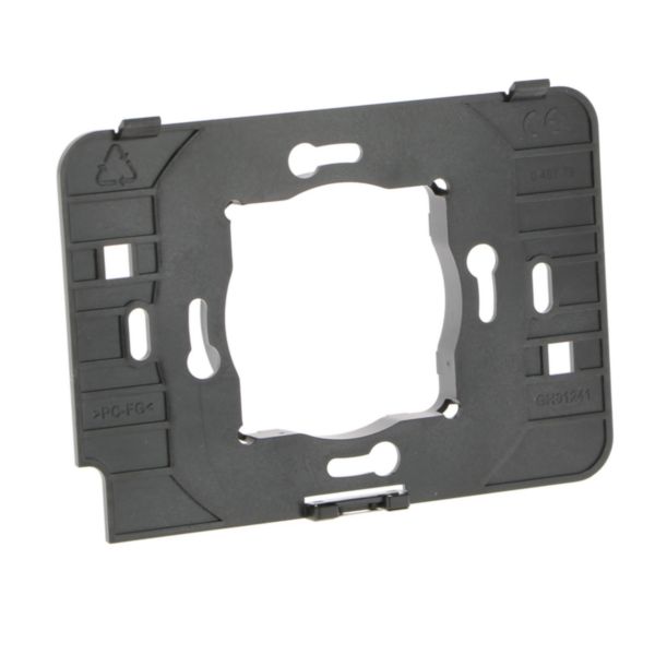 Protruding wall mounted installation support.