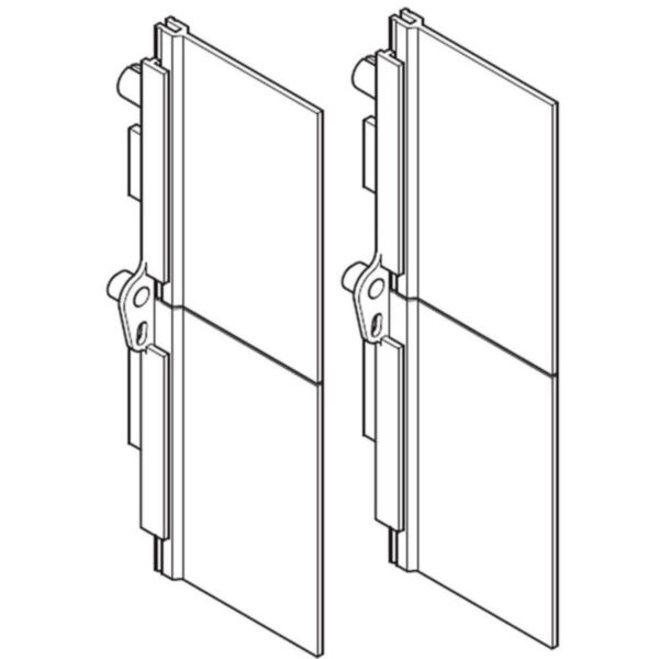 Insulating shields for circuit breakers 3P
