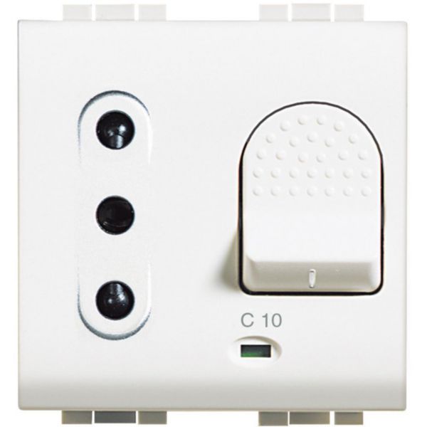 Thermal-magnetic interlocked socket 2P+T 10A